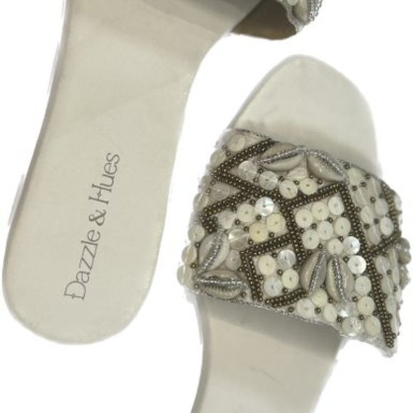 Vegan slider Adorned with Shells, beads, and sequins. - Picture 4 of 5